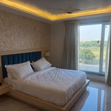Hotel Holiday Grand Greater Noida Zewnętrze zdjęcie