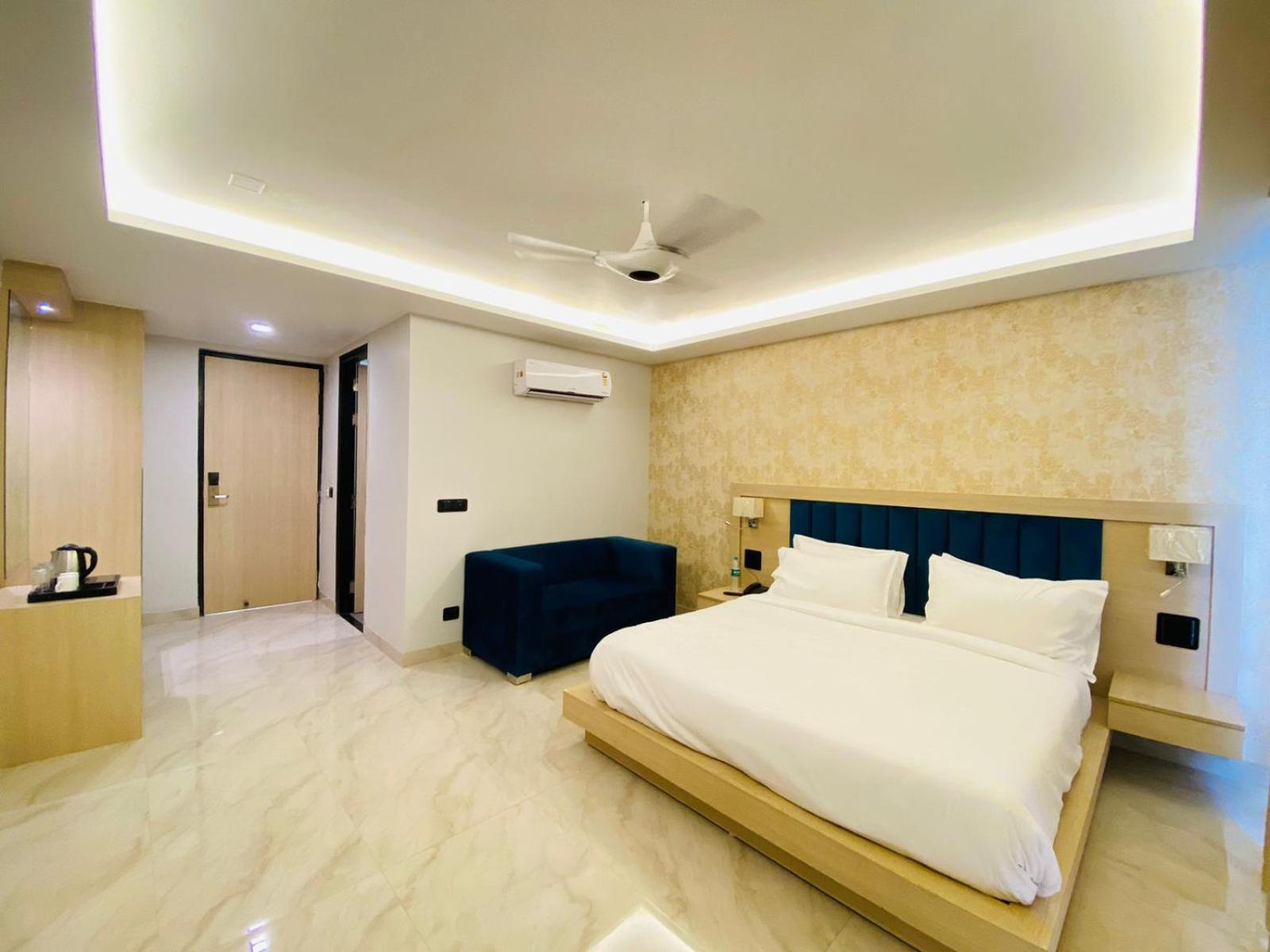 Hotel Holiday Grand Greater Noida Zewnętrze zdjęcie