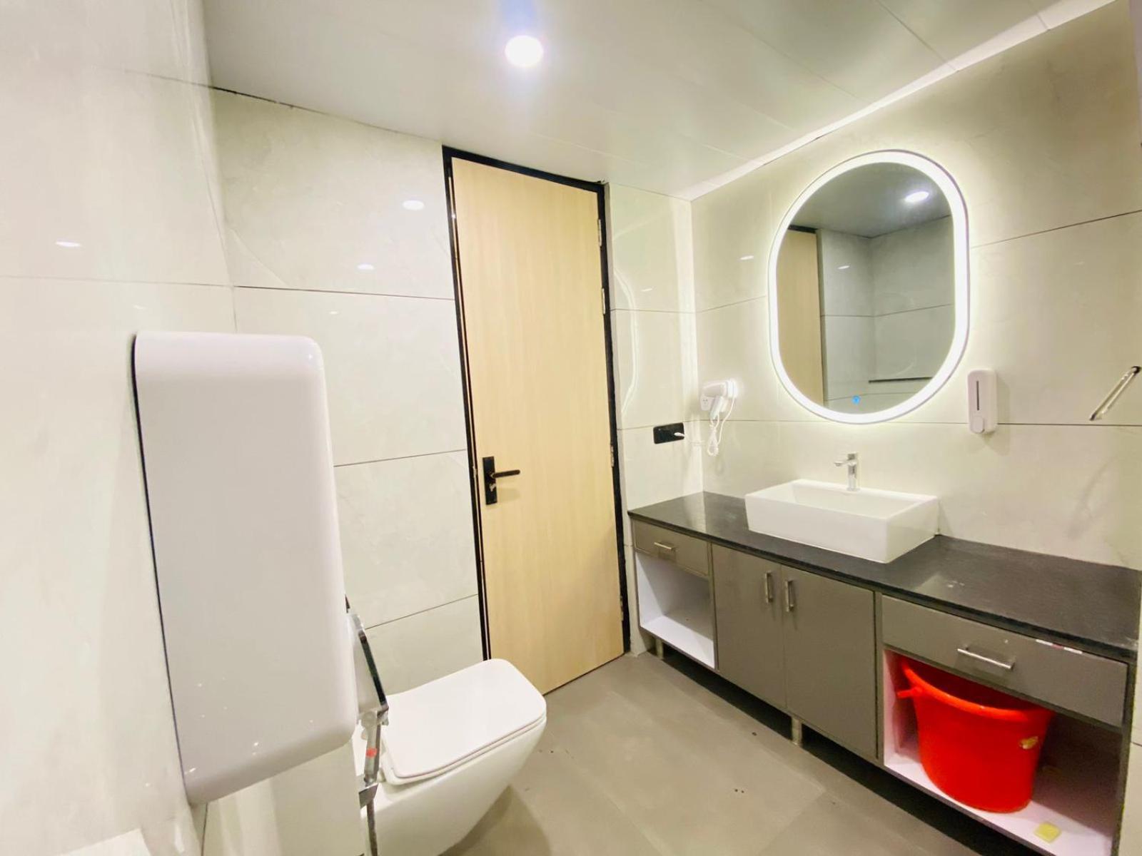 Hotel Holiday Grand Greater Noida Zewnętrze zdjęcie