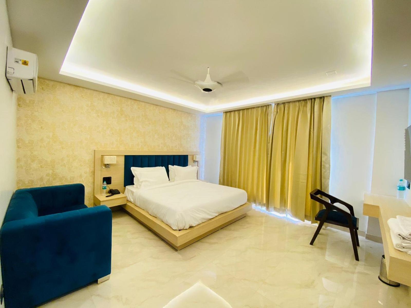 Hotel Holiday Grand Greater Noida Zewnętrze zdjęcie
