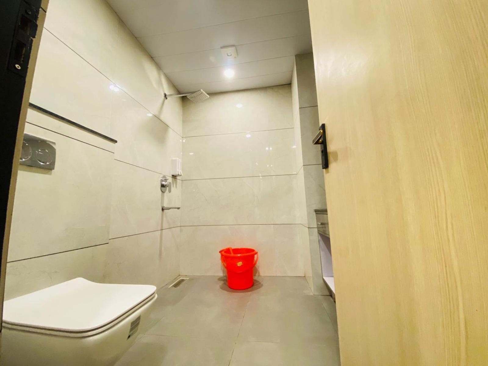 Hotel Holiday Grand Greater Noida Zewnętrze zdjęcie