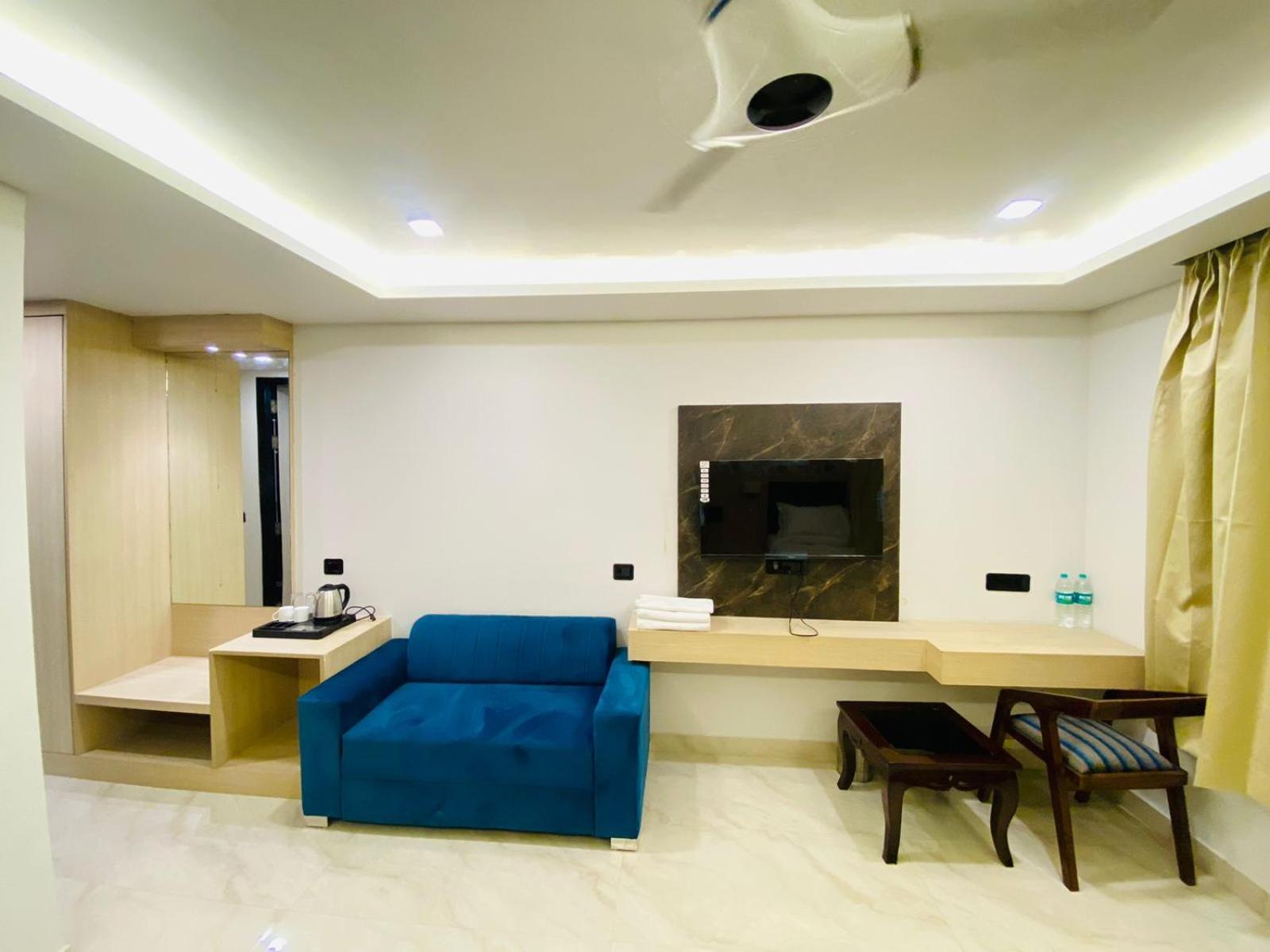 Hotel Holiday Grand Greater Noida Zewnętrze zdjęcie
