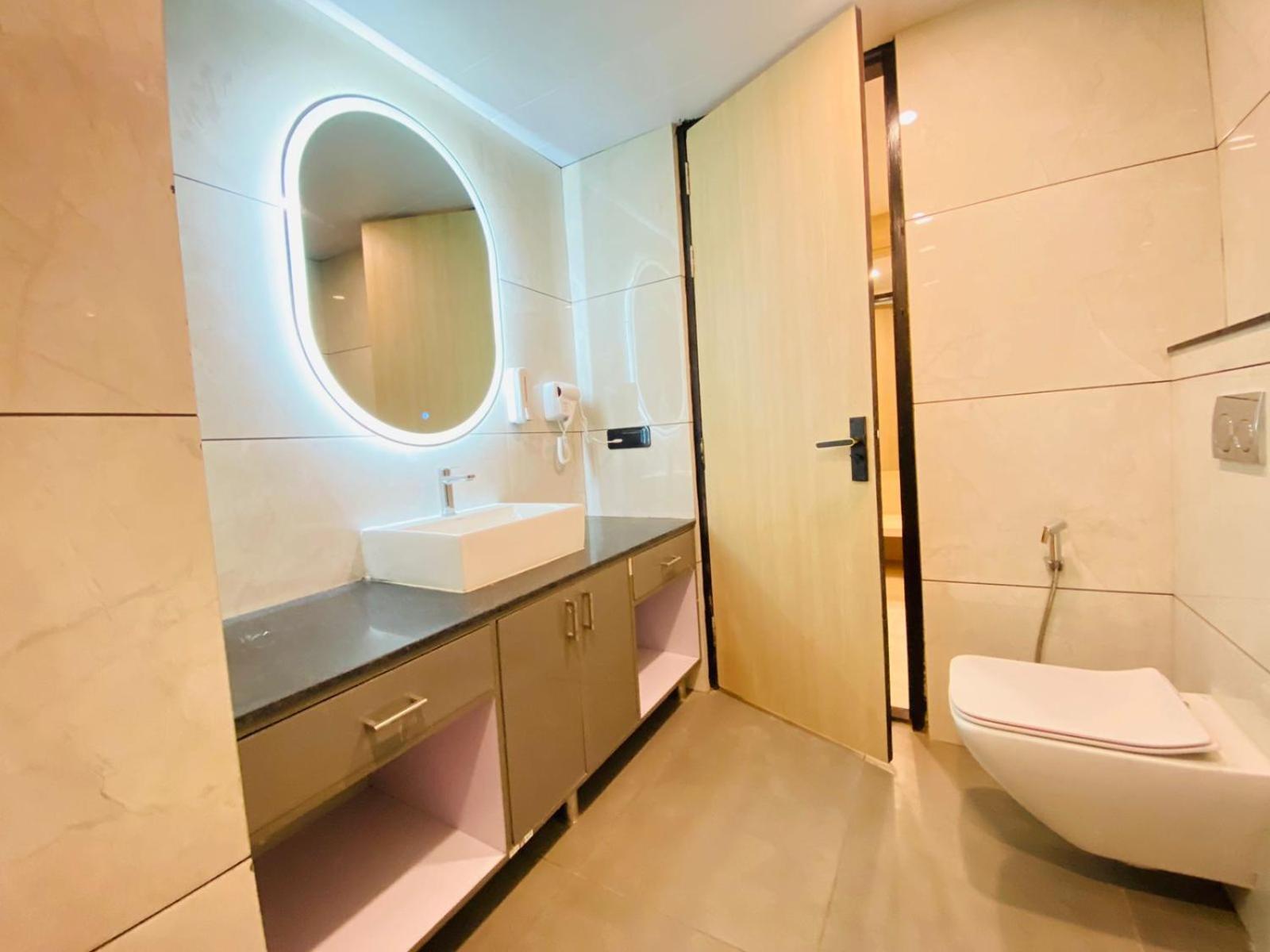 Hotel Holiday Grand Greater Noida Zewnętrze zdjęcie