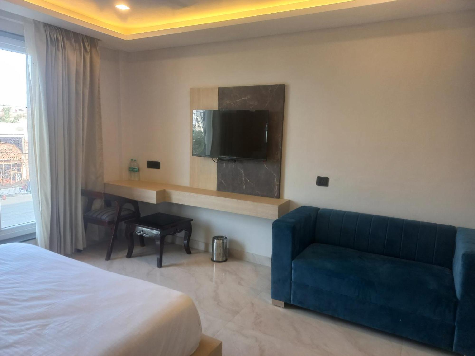 Hotel Holiday Grand Greater Noida Zewnętrze zdjęcie