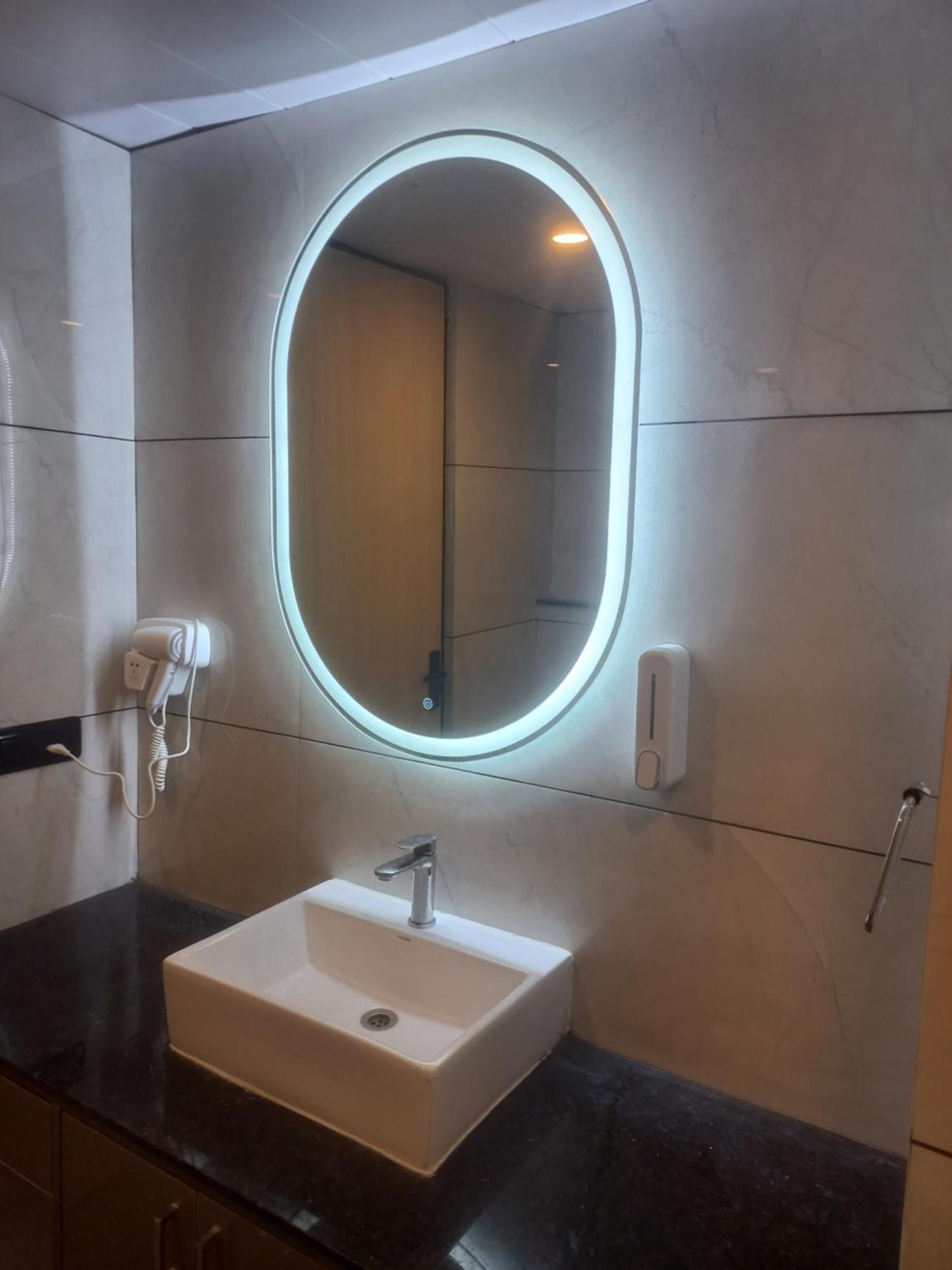 Hotel Holiday Grand Greater Noida Zewnętrze zdjęcie