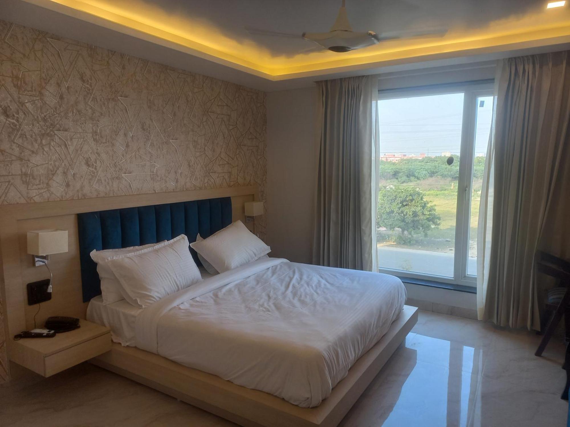 Hotel Holiday Grand Greater Noida Zewnętrze zdjęcie
